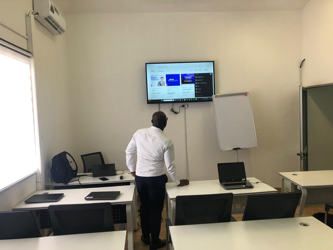 Entrega do portal da FC Academy